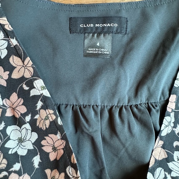 Club Monaco - Picture 6 of 6